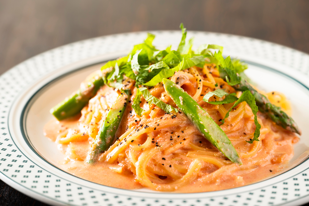 サーモンとアスパラの明太子カルボナーラ