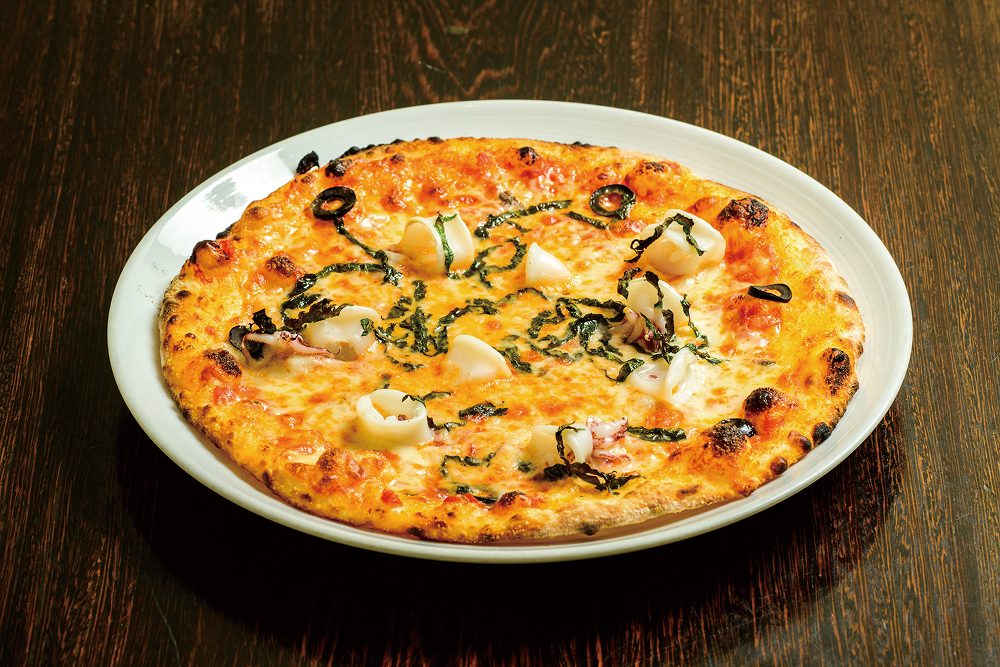 ヤリイカとアンチョビ、大葉のピッツァ